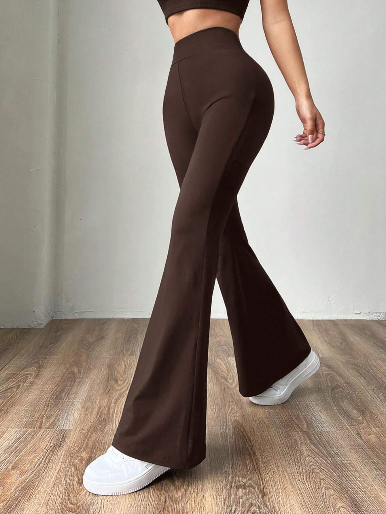 SculptFlare™ – Pantalones Acampanados de Realce Perfecto