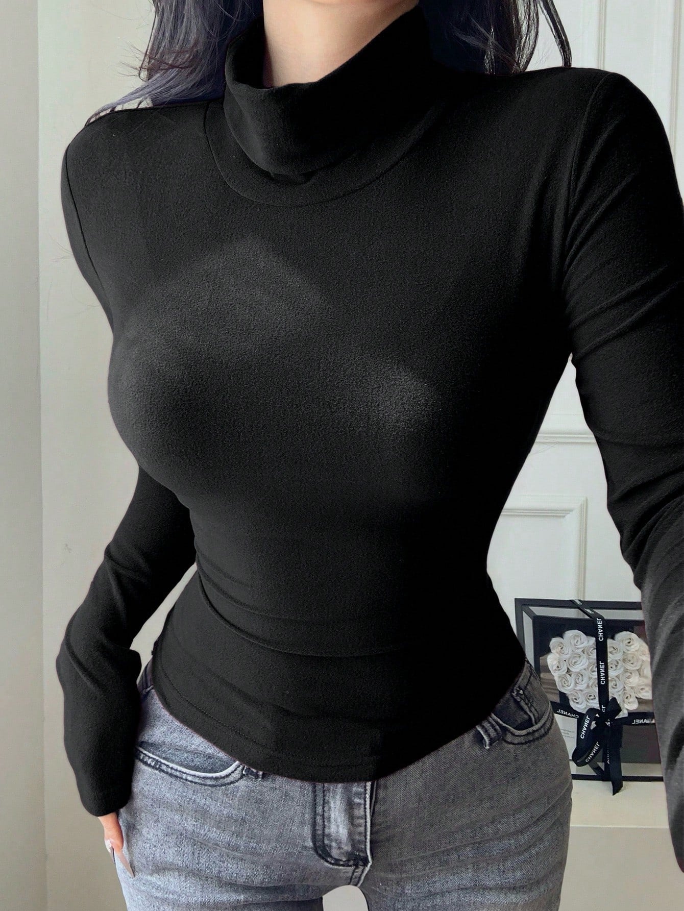 DAZY™ – Polera Básica con Cuello Alto Slim Fit