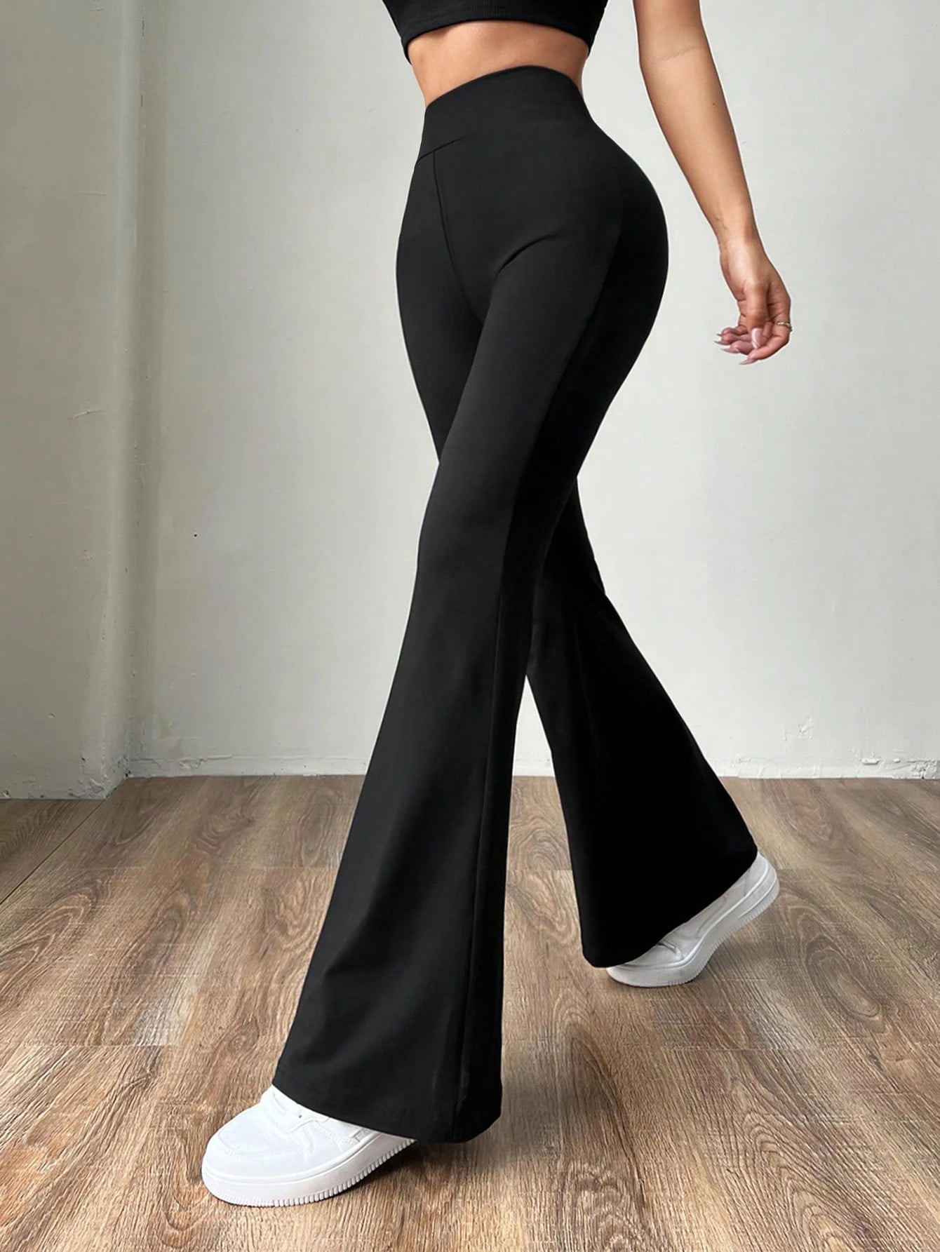 SculptFlare™ – Pantalones Acampanados de Realce Perfecto