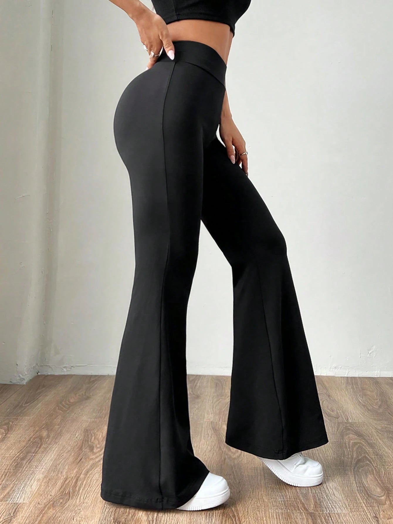 SculptFlare™ – Pantalones Acampanados de Realce Perfecto
