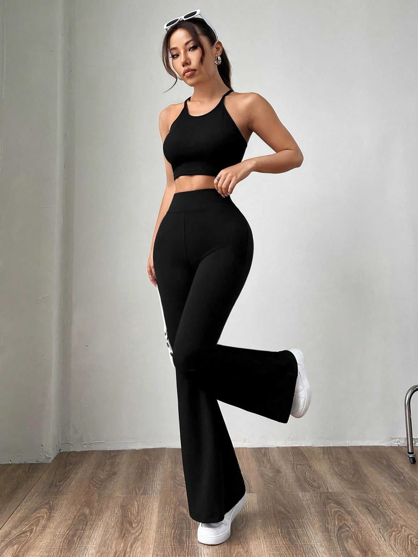 SculptFlare™ – Pantalones Acampanados de Realce Perfecto