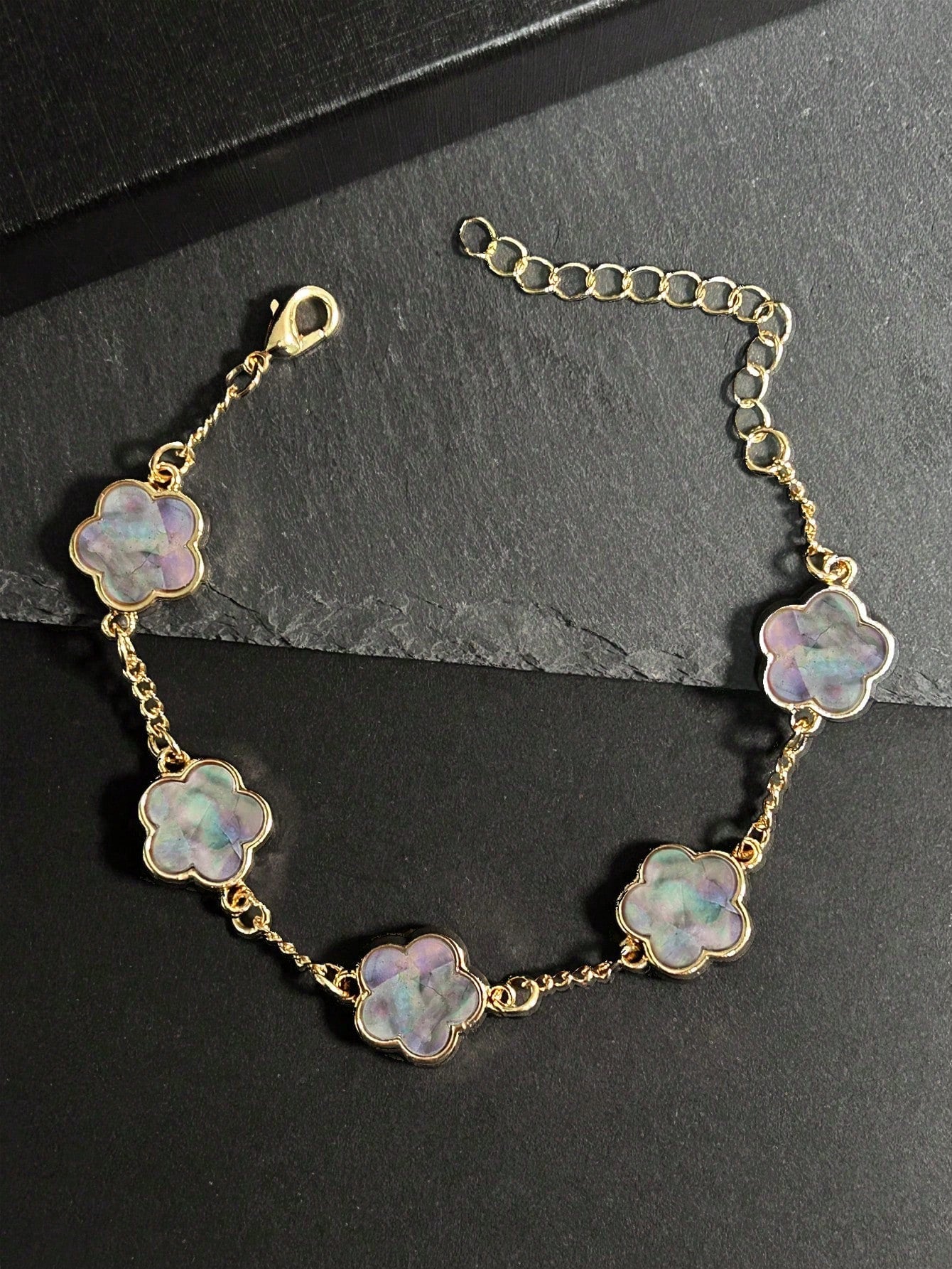 FortuneLink™ – Pulsera de Trébol de Estilo Clásico