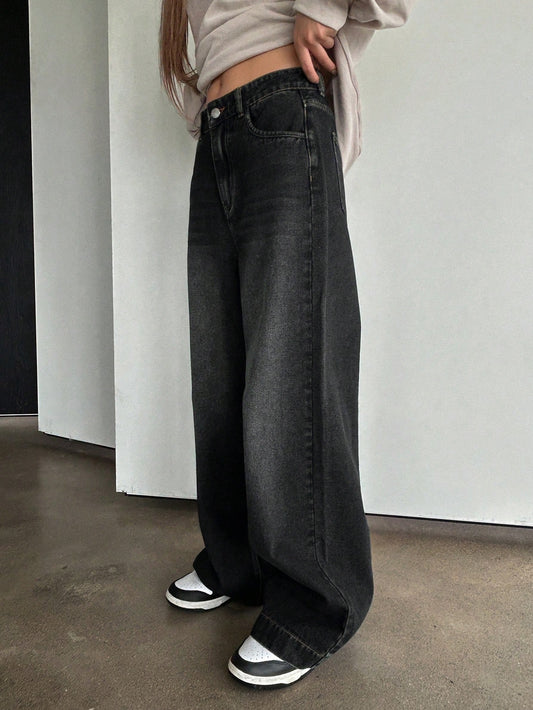 UrbanFlow – Jeans de Pierna Ancha en Gris Carbón