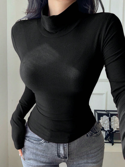 DAZY™ – Polera Básica con Cuello Alto Slim Fit